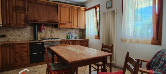 Дом с 5 спальнями в Карбонера, Италия № 328852 2