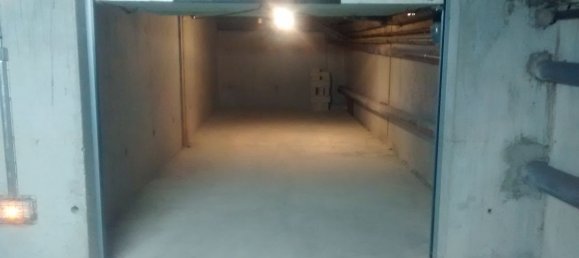 Garage in Le Pontet, France, Nr. 350507 3