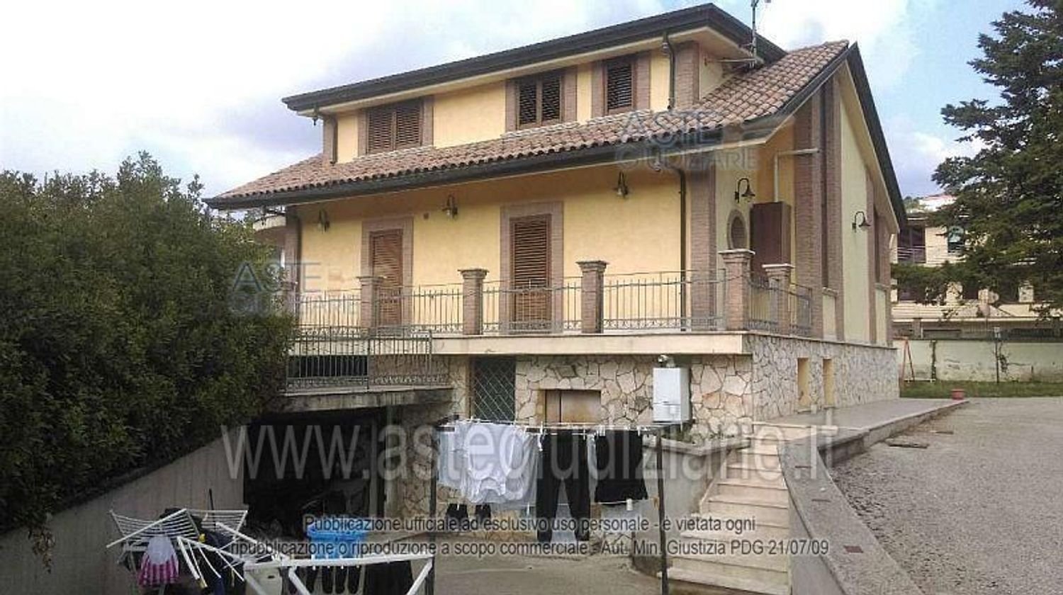 9-Zimmer Villa in Fiuggi, Italy, Nr. 32224