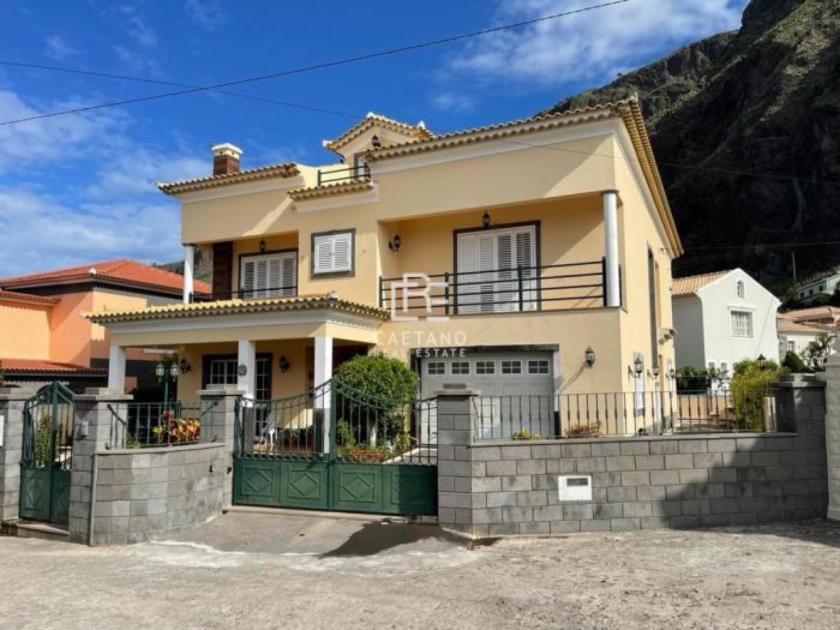 4 bedrooms Villa in Calheta, Portugal No. 1120