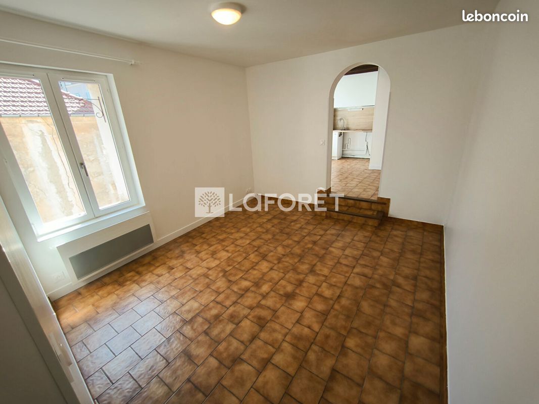 1 غرف نوم شقة في Mantes-la-Jolie, France رقم 328612