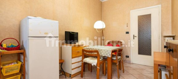 2 bedrooms Apartment in Turin, Italy No. 58389 9