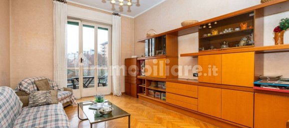 2 bedrooms Apartment in Turin, Italy No. 58389 11