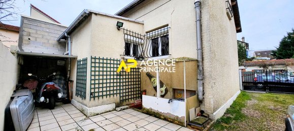 4 chambres Maison à Argenteuil, France No. 150839 3