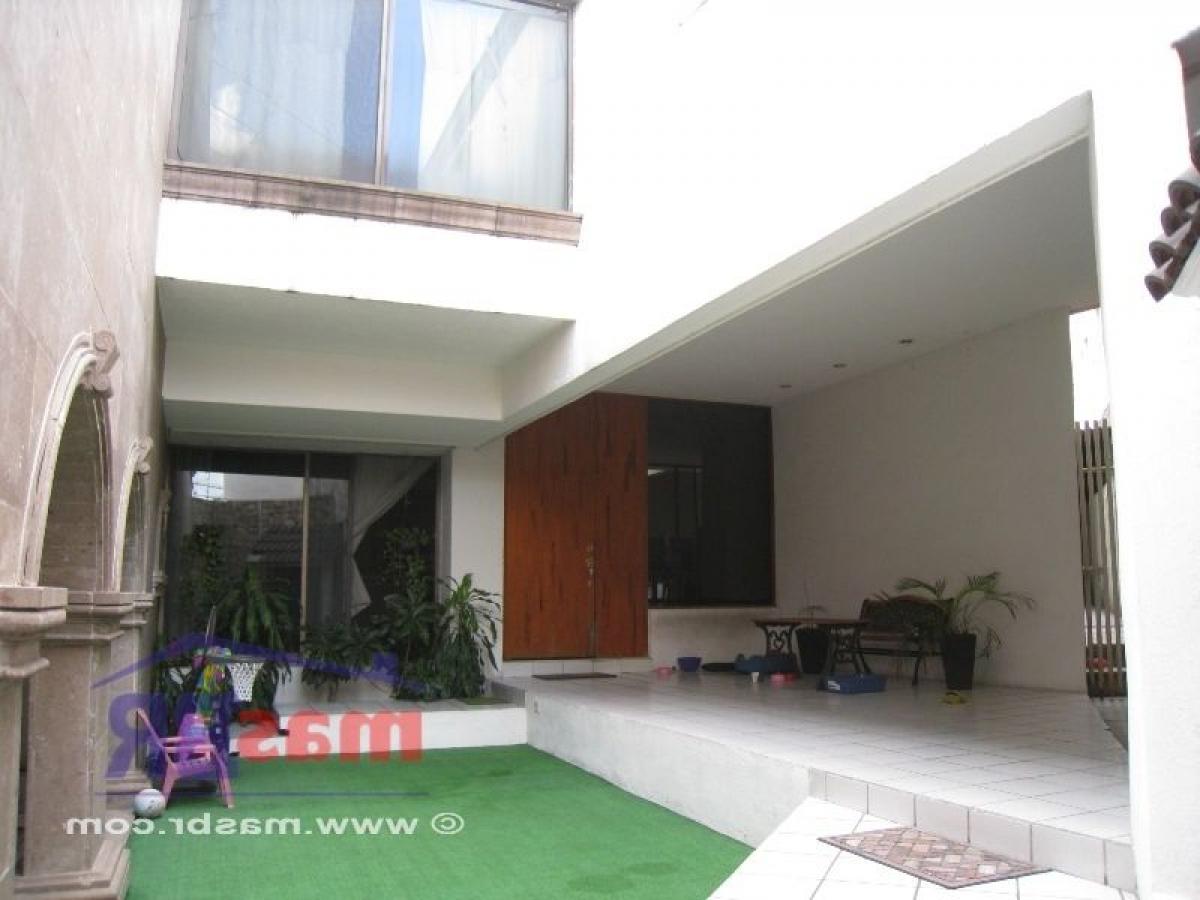 Casa de 3 dormitorios en Salinas Victoria, Mexico No. 151812