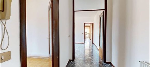 2 bedrooms Apartment in Padua, Italy No. 298623 7
