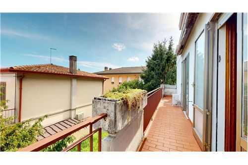 2 bedrooms Apartment in Padua, Italy No. 298623