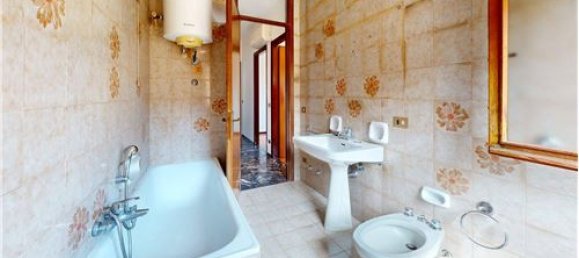 2 bedrooms Apartment in Padua, Italy No. 298623 13