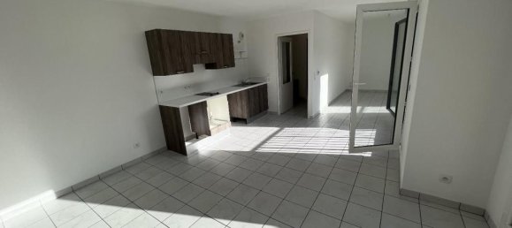 Studio in Saint-Cheron, France No. 181800 4