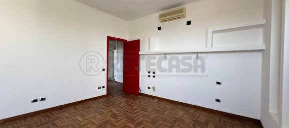 Квартира с 3 спальнями в Крема, Италия № 361960 27