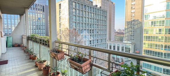 3 bedrooms Apartment in Milan, Italy No. 324766 6