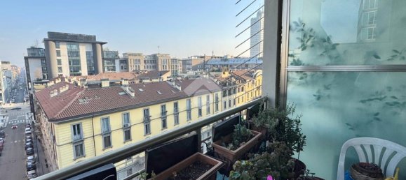 3 bedrooms Apartment in Milan, Italy No. 324766 2
