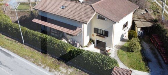 7-Zimmer Haus in Castel di Sangro, Italy, Nr. 28352 3