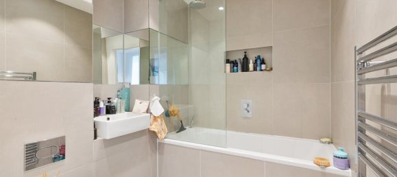 1 bedroom Apartment in London, United Kingdom No. 9660 13