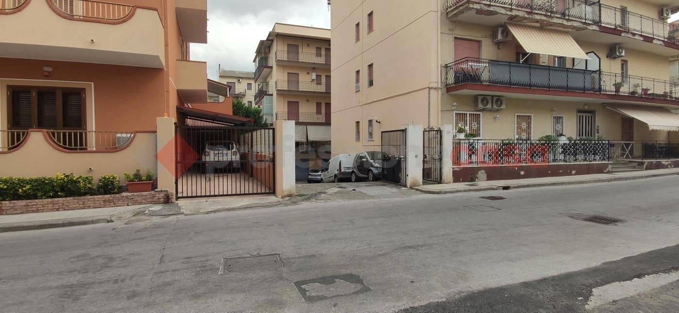 Almacén en Rometta, Italy 260 m² No. 165836