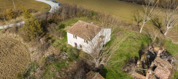 8-Zimmer Haus in Fabriano, Italy, Nr. 61906 5
