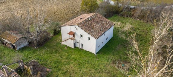 8-Zimmer Haus in Fabriano, Italy, Nr. 61906 3