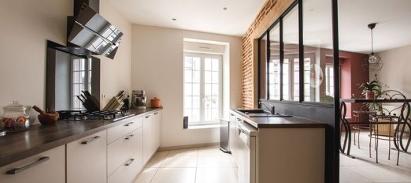 3 Schlafzimmer Haus in Evron, France, Nr. 312618 8