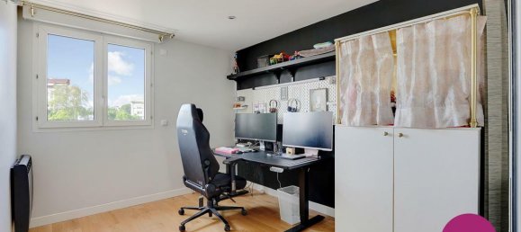 3 bedrooms Apartment in Courbevoie, France No. 297037 9