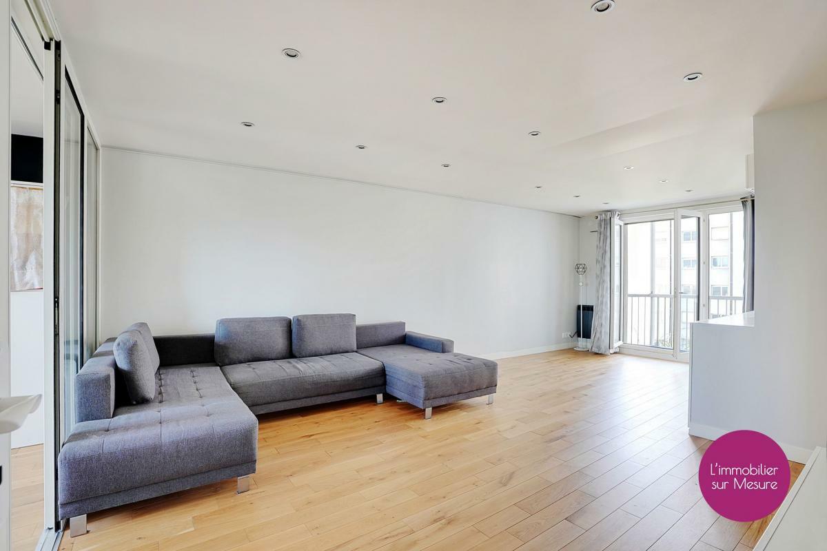 3 bedrooms Apartment in Courbevoie, France No. 297037