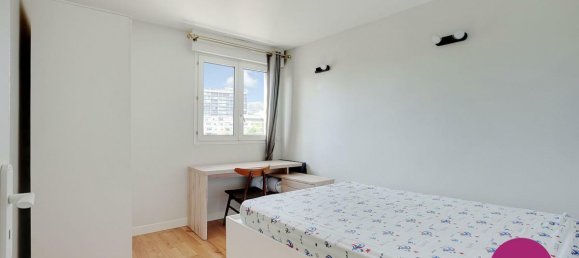 3 bedrooms Apartment in Courbevoie, France No. 297037 8