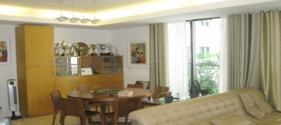 4 bedrooms Apartment in Hoan Kiem, Vietnam No. 5590 4
