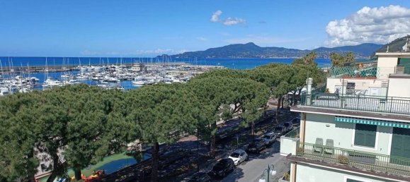 Квартира с 3 спальнями в Кьявари, Италия № 120912 6