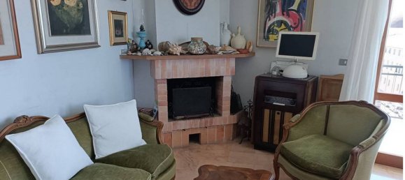 Квартира с 3 спальнями в Кьявари, Италия № 120912 2