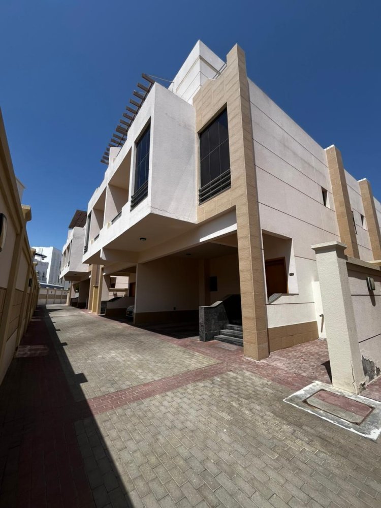 5 Schlafzimmer Doppelhaus in Muscat, Oman, Nr. 1577