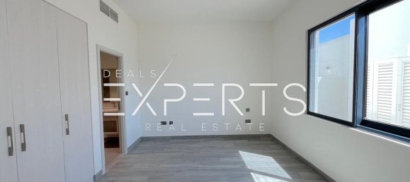 5 bedrooms Villa in Yas Island, UAE No. 56751 8