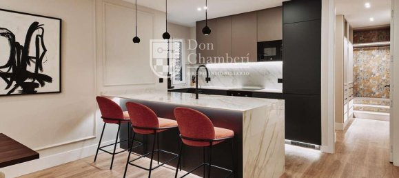 Apartamento de 3 dormitorios en Madrid, Spain No. 120012 2