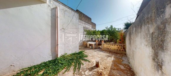 Apartamento de 2 dormitorios en Surbo, Italy No. 331801 3