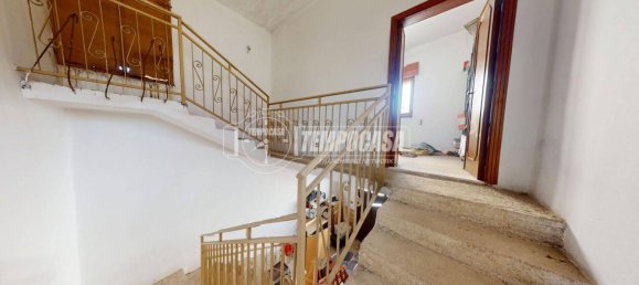 Apartamento de 2 dormitorios en Surbo, Italy No. 331801 15