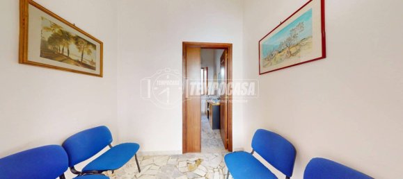 Apartamento de 2 dormitorios en Surbo, Italy No. 331801 11