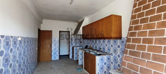 Здание с 6 спальнями в Карташу, Португалия № 155046 7