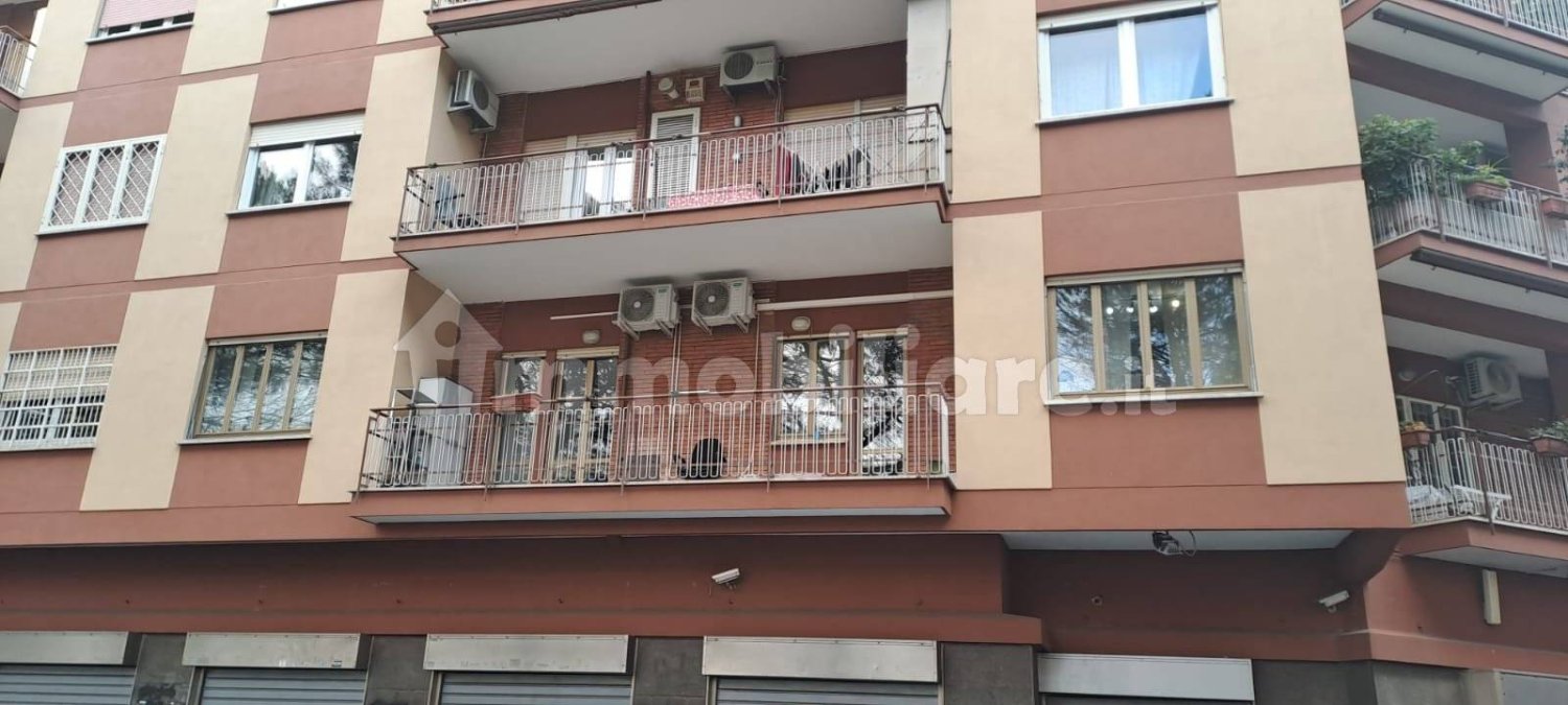 Apartamento de 2 dormitorios en Rome, Italy No. 173923