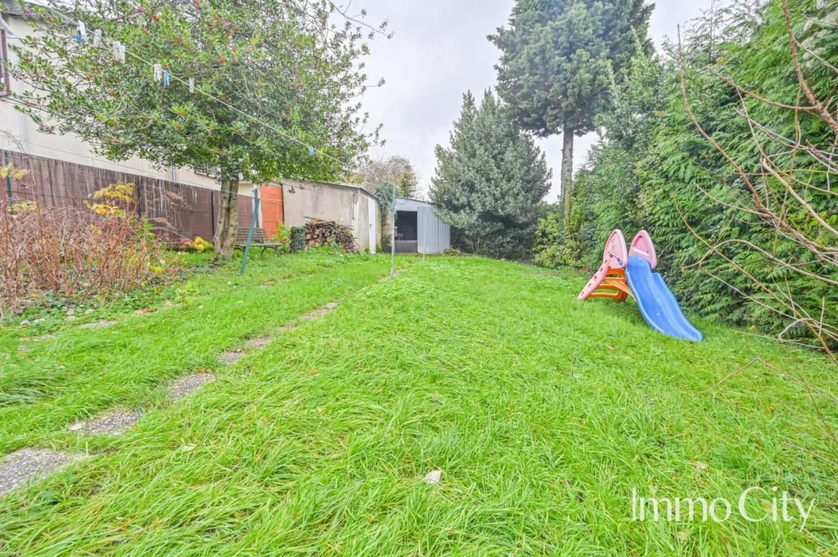 4 bedrooms House in Cachan, France No. 162090