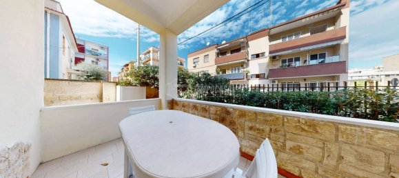 2 Schlafzimmer Wohnung in Bari, Italy, Nr. 157443 9