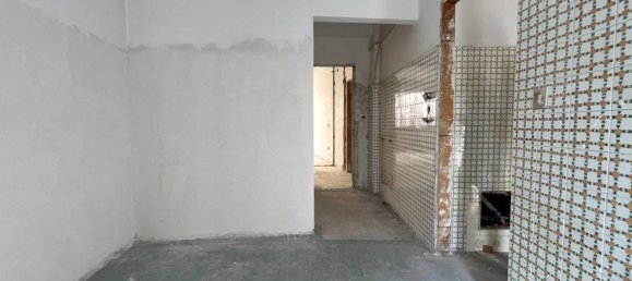 5 rooms Apartment in Catanzaro, Italy No. 29478 6