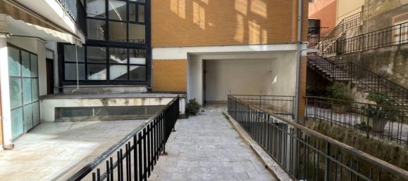 5 rooms Apartment in Catanzaro, Italy No. 29478 14