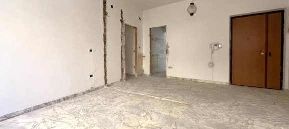5 rooms Apartment in Catanzaro, Italy No. 29478 4