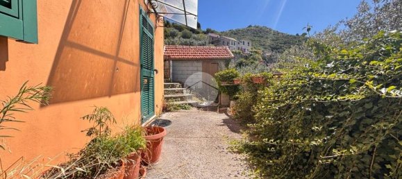 2 bedrooms House in Genoa, Italy No. 291775 8