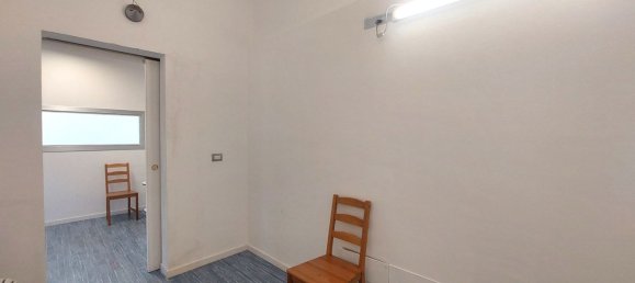 Bureau à Florence, Italy 40m² No. 137181 20