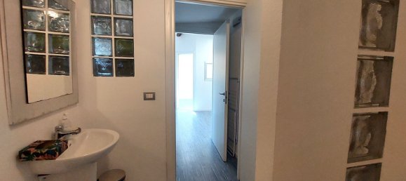 Bureau à Florence, Italy 40m² No. 137181 30