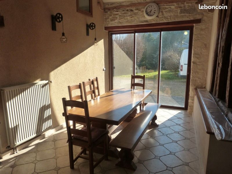 Casa de 4 dormitorios en Seignelay, France No. 203403