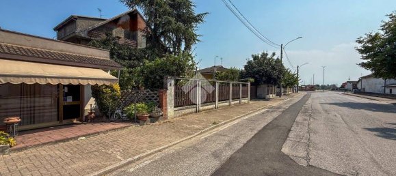 3 rooms Commercial property in Acquanegra Cremonese, Italy No. 337691 16