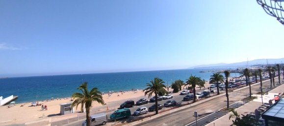 Apartamento de 2 dormitorios en Frejus, France No. 341393 3