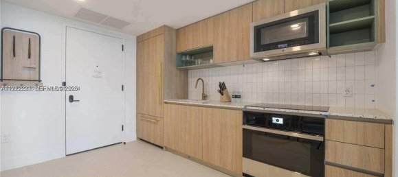 1 bedroom Commercial property for rent in Miami, Miami-Dade, Florida, USA № 614829 2