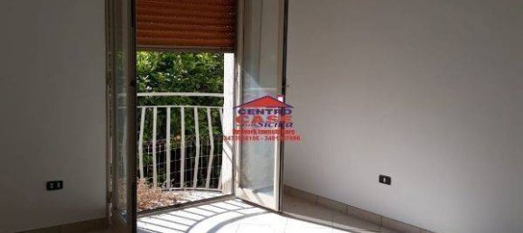 4 Schlafzimmer Wohnung in Fiumefreddo di Sicilia, Italy, Nr. 360359 3