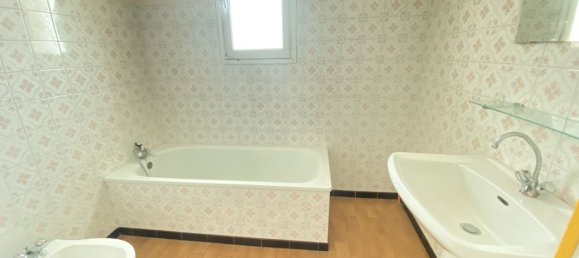 3 bedrooms House in Limoux, France No. 335134 10